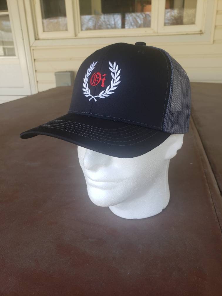 Oi Wreath Cap / Trucker Hat